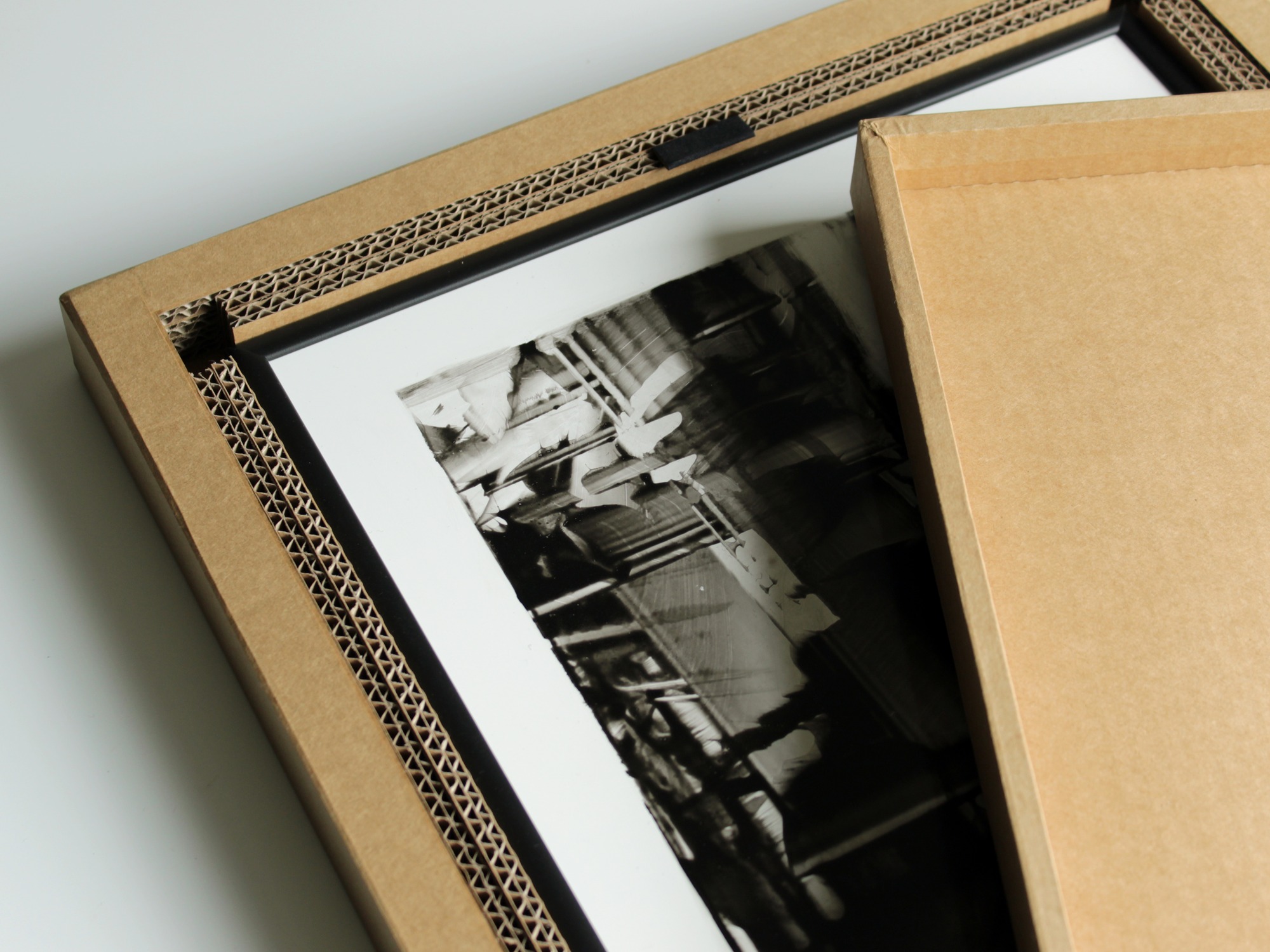 WEBER handgefertigte Wellpappebox für gerahmte Bilder, Ansicht 4